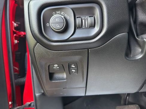 Used 2019 RAM 1500 Big Horn AWD/4WD image 19
