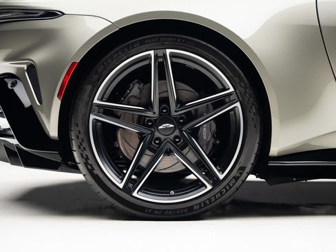 Used 2025 Aston Martin V8 Vantage Coupe RWD image 37