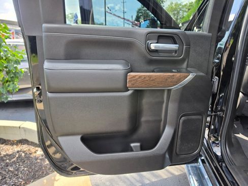 Used 2022 GMC Sierra 2500 Denali AWD/4WD image 36