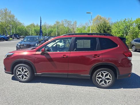 Certified 2024 Subaru Forester Premium AWD/4WD image 8