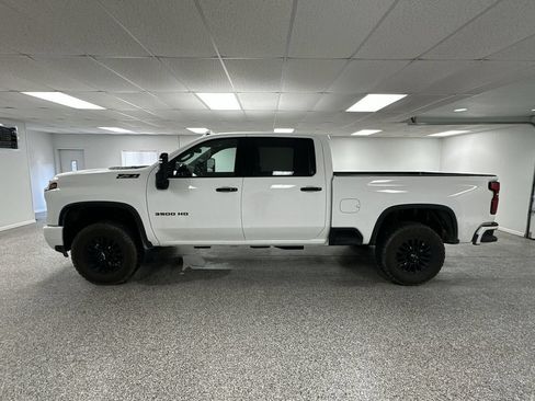 Used 2024 Chevrolet Silverado 3500 LTZ w/ LTZ Plus Package AWD/4WD image 5
