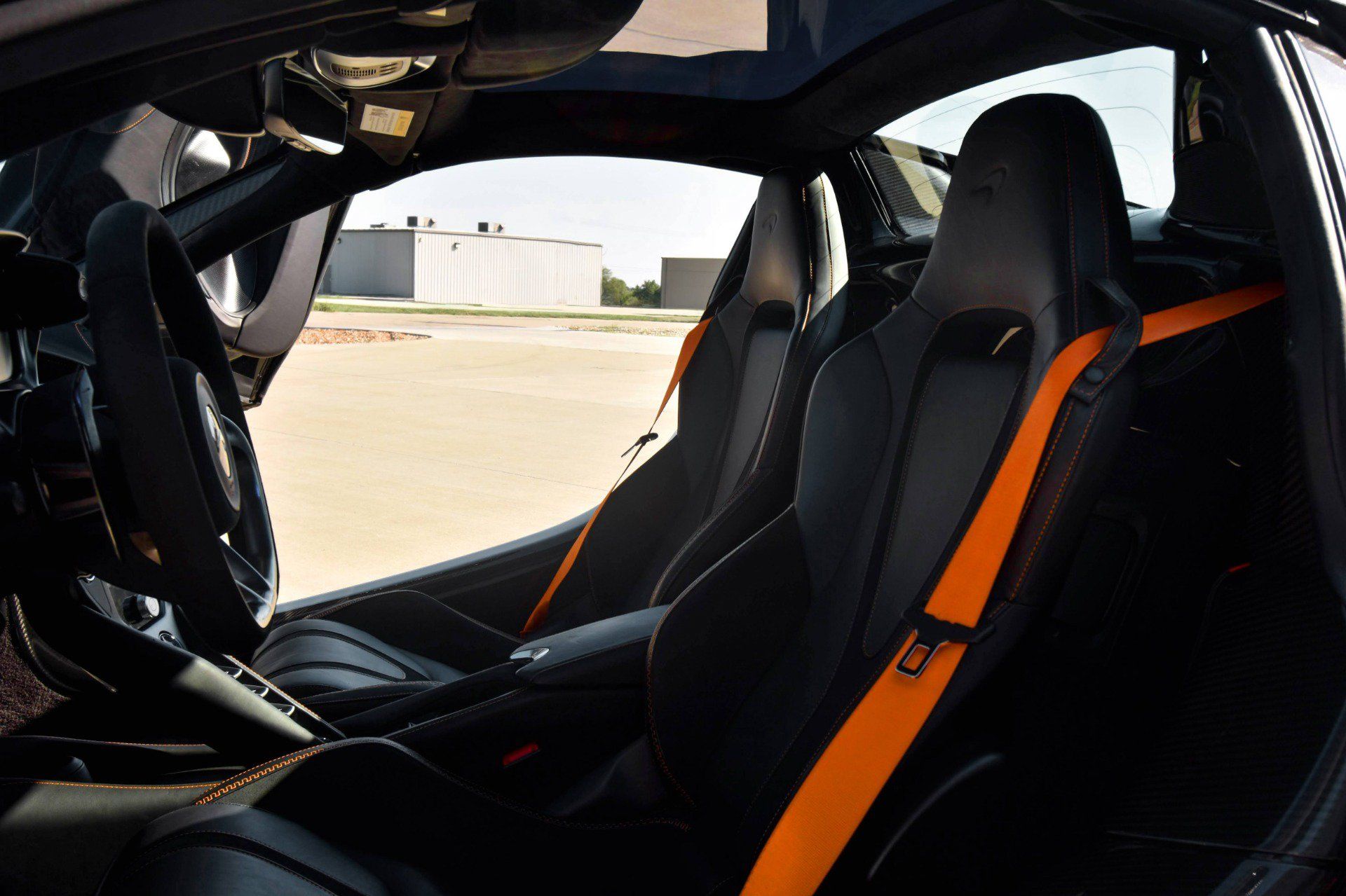Used 2024 McLaren 750S Spider RWD image 24