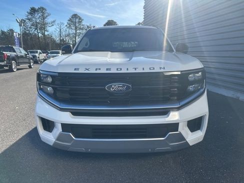 Used 2025 Ford Expedition Max Platinum w/ Driver's Package image 8