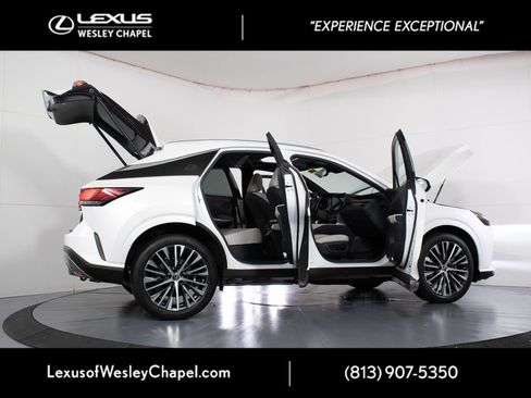 Used 2023 Lexus RX 350 Premium Plus w/ Cold Area Package FWD image 18