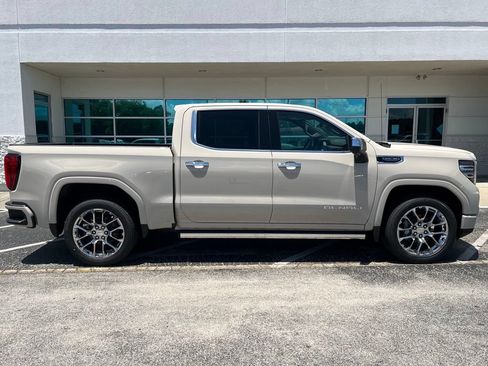 New 2026 GMC Sierra 1500 Denali w/ Denali Reserve Package AWD/4WD image 3
