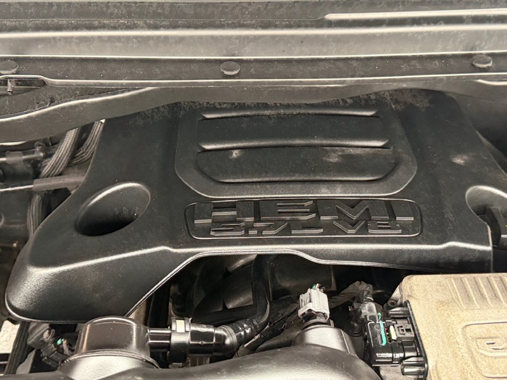 Used 2022 RAM 1500 Laramie w/ Sport Appearance Package AWD/4WD image 20