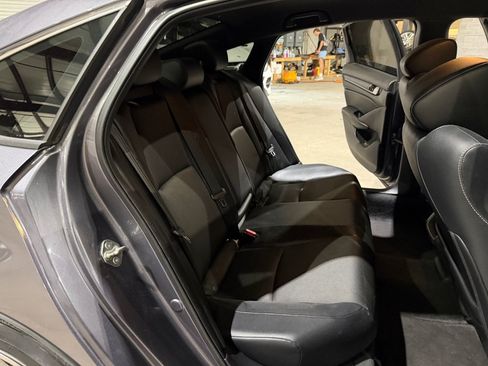 Used 2018 Honda Accord Sport image 23