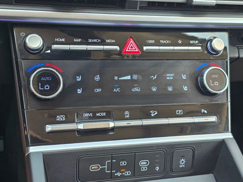 Certified 2024 Hyundai Santa Fe Limited FWD image 20