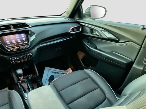 Used 2023 Chevrolet TrailBlazer RS w/ Sun and Liftgate Package FWD image 23