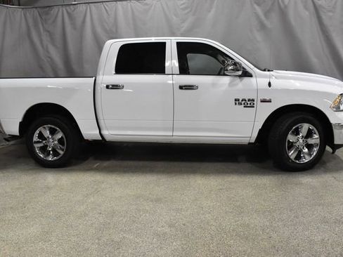 Used 2022 RAM 1500 Classic SLT image 3