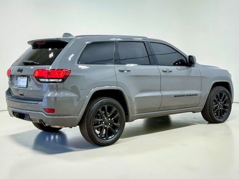 Used 2022 Jeep Grand Cherokee Laredo X image 17