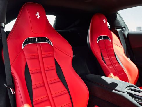 Used 2025 Ferrari 12Cilindri RWD image 38