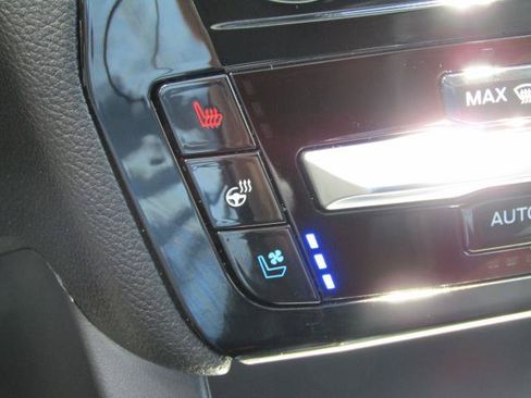 Used 2024 Ford Explorer Limited w/ Limited Technology Package AWD/4WD image 31