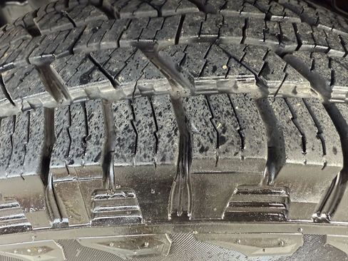 Used 2016 Jeep Wrangler Unlimited Sahara w/ Connectivity Group image 31