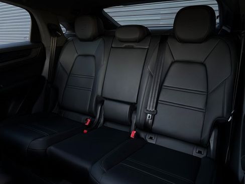 Certified 2025 Porsche Cayenne GTS w/ Technology Package image 22