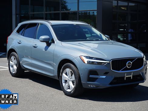 Used 2022 Volvo XC60 B5 Momentum image 1