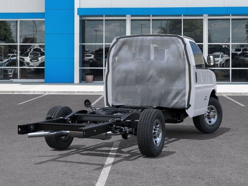 New 2026 Chevrolet Express 3500 image 6