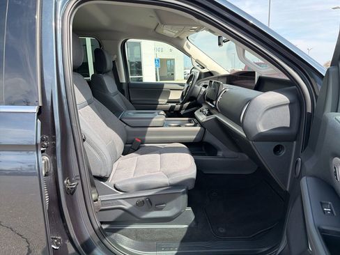 Certified 2025 Ford Expedition Active AWD/4WD image 22