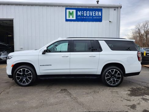 Used 2024 Chevrolet Suburban RST w/ Luxury Package image 2