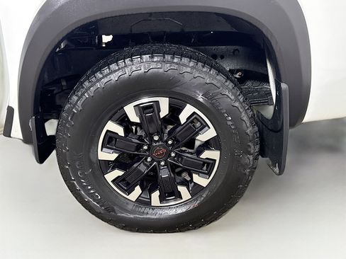 Used 2024 Nissan Frontier PRO-4X w/ Technology Package image 27