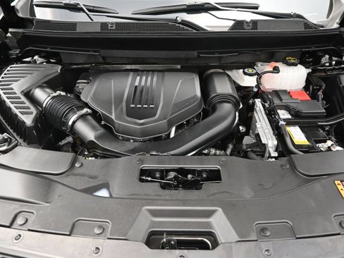 Used 2025 Chevrolet Traverse LT FWD image 35
