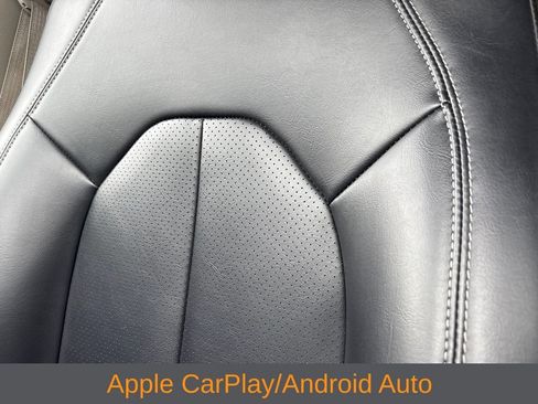 Used 2023 Chrysler Pacifica Touring-L FWD image 9