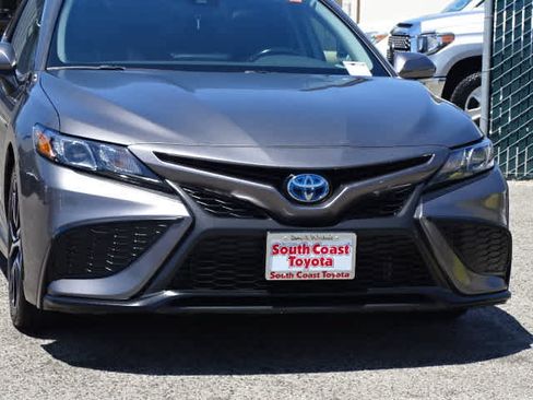 Used 2024 Toyota Camry SE w/ Audio Upgrade Package FWD image 4