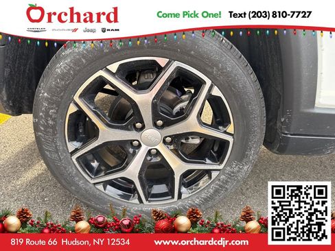 Used 2024 Jeep Compass Limited image 15