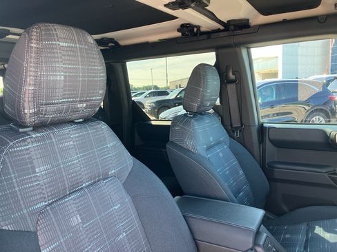 Certified 2025 Ford Bronco Heritage Edition AWD/4WD image 24