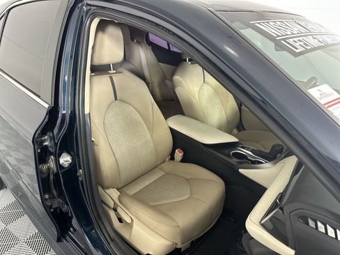 Used 2021 Toyota Camry LE FWD image 27
