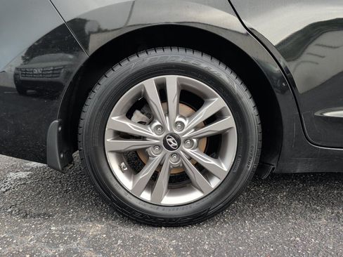Used 2018 Hyundai Elantra Value Edition FWD image 27