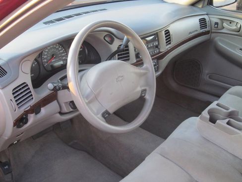 Used 2005 Chevrolet Impala w/ Preferred Equipment Group image 9