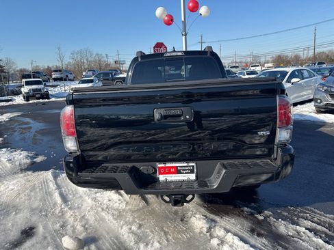 Used 2023 Toyota Tacoma TRD Off-Road image 6