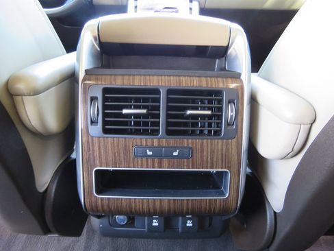 Used 2020 Land Rover Range Rover Sport HSE image 31