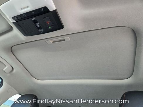 Used 2025 Nissan Sentra SR w/ SR Premium Package image 11