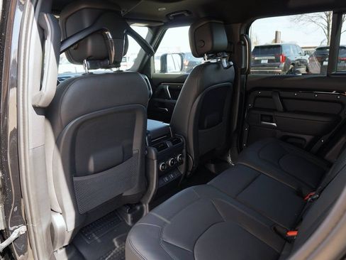 Used 2026 Land Rover Defender 110 X-Dynamic SE AWD/4WD image 33
