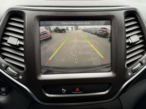 Used 2020 Jeep Cherokee Trailhawk w/ Comfort/Convenience Group image 60