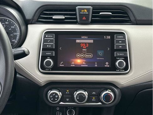 Used 2021 Nissan Versa SV image 17