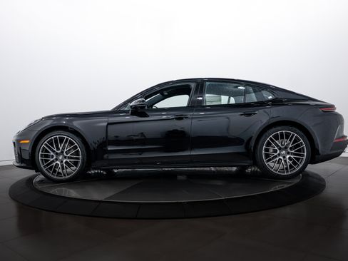 New 2026 Porsche Panamera 4 image 2