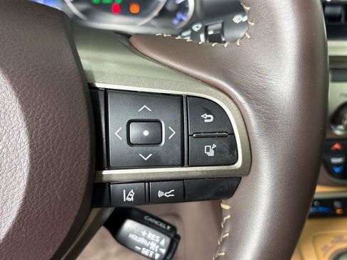 Used 2018 Lexus ES 350 w/ Luxury Package w/Wood Trim FWD image 18