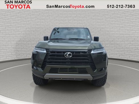 Used 2026 Lexus GX 550 AWD/4WD image 2