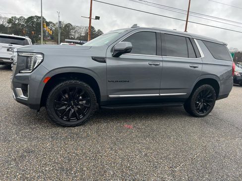 Used 2022 GMC Yukon SLT w/ SLT Premium Package image 17