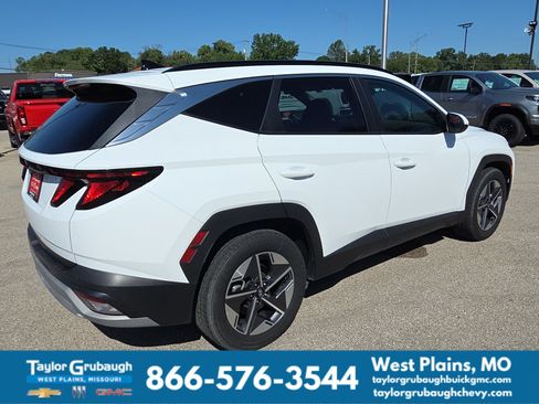 Used 2025 Hyundai Tucson SEL FWD image 8