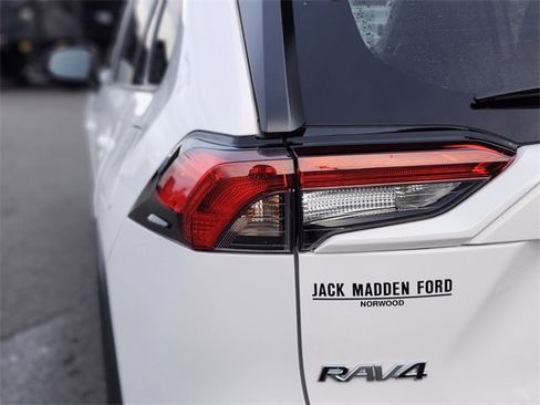 Used 2024 Toyota RAV4 LE image 9