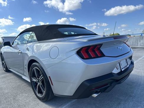 Used 2025 Ford Mustang Premium image 18