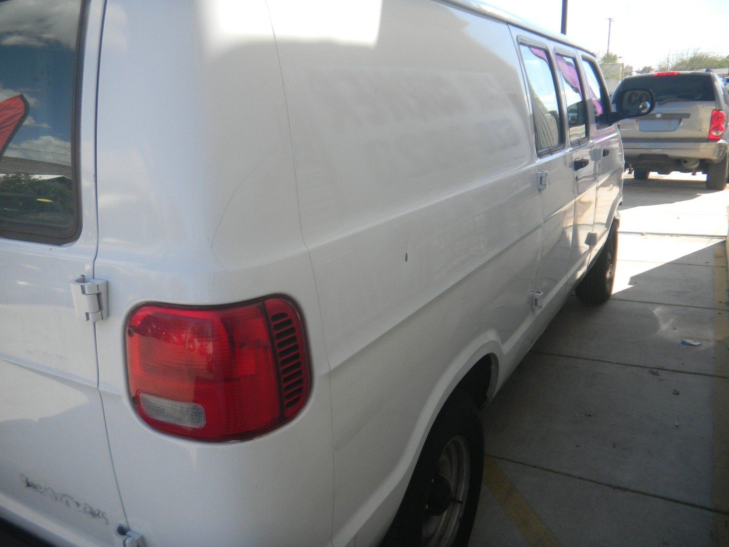 Used 2000 Dodge B1500 RWD image 10