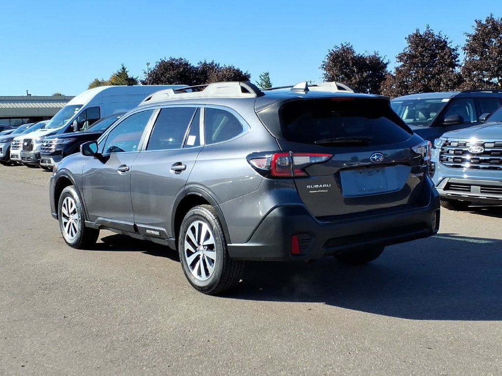 Used 2020 Subaru Outback Premium AWD/4WD image 3
