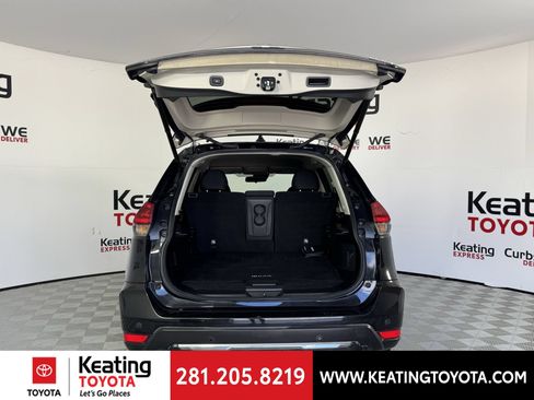 Used 2020 Nissan Rogue SV FWD image 17