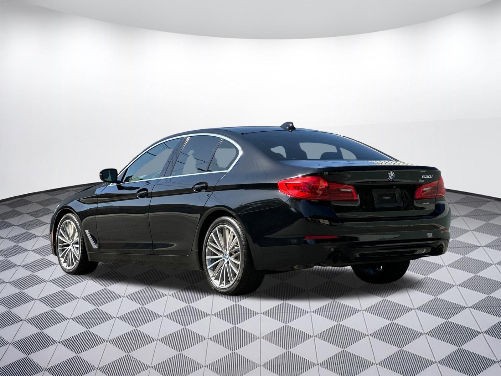 Used 2019 BMW 530i w/ Convenience Package RWD image 3
