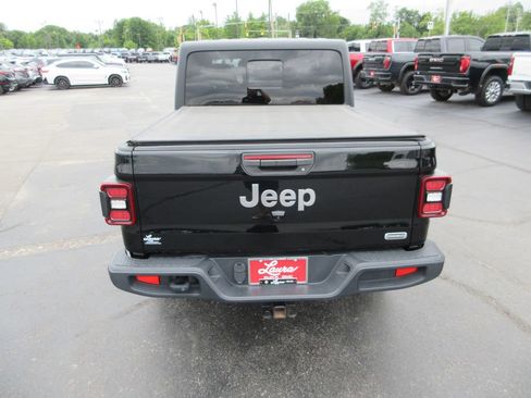Used 2020 Jeep Gladiator Overland AWD/4WD image 7